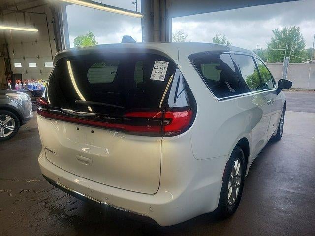 2024 Chrysler Pacifica Touring L FWD