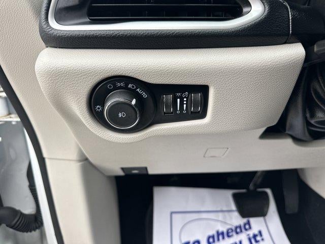 2023 Chrysler Pacifica Hybrid Touring L FWD