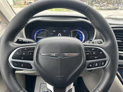 2023 Chrysler Pacifica Hybrid Touring L FWD