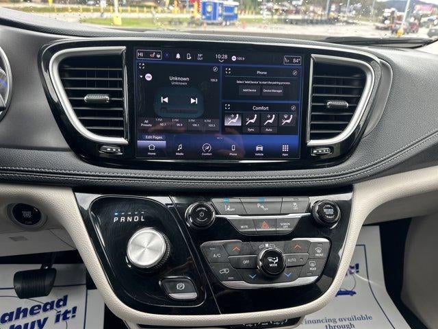 2023 Chrysler Pacifica Hybrid Touring L FWD