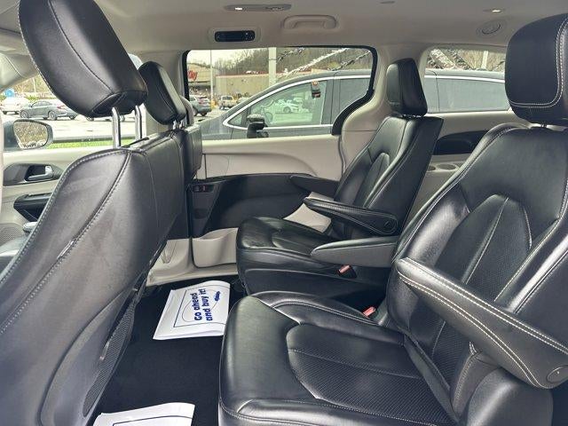 2023 Chrysler Pacifica Hybrid Touring L FWD