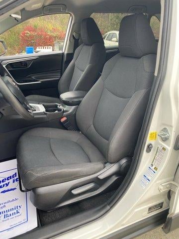 2021 Toyota RAV4 LE AWD (Natl)