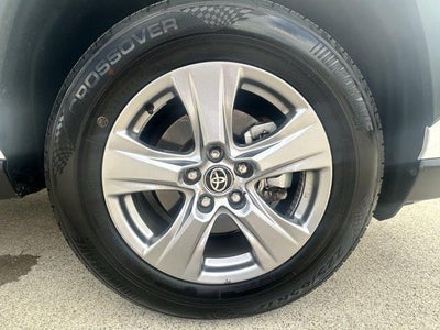 2025 Toyota RAV4 XLE AWD (Natl)