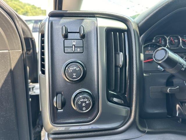 2017 Chevrolet Silverado 1500 Crew Cab Short Box 4-Wheel Drive LT Z71