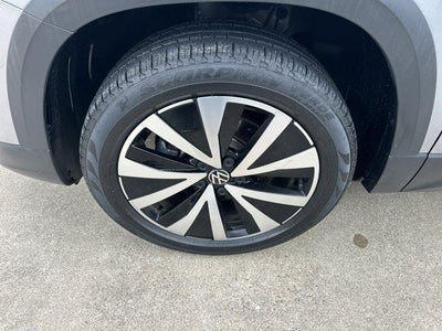 2022 Volkswagen Taos SE 4MOTION