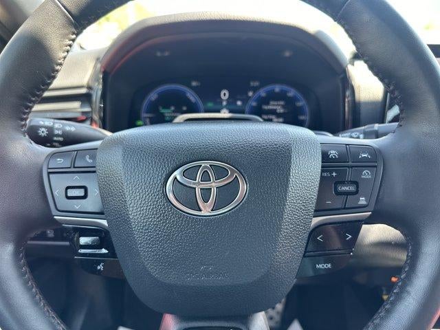 2025 Toyota Camry LE (Natl)