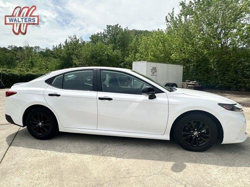 2025 Toyota Camry LE (SE)