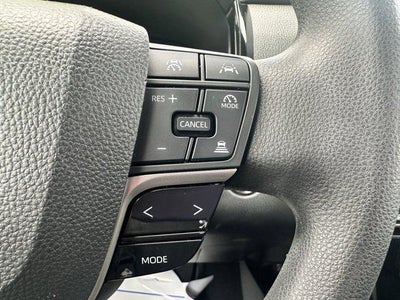 2025 Toyota Camry LE (SE)