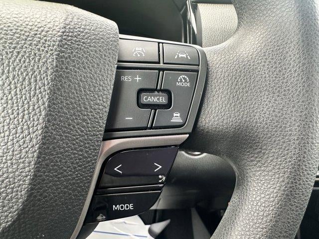 2025 Toyota Camry LE (SE)