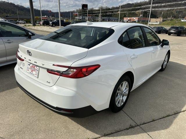 2025 Toyota Camry LE (SE)