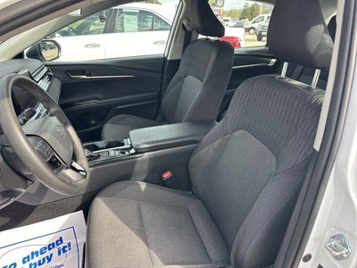 2025 Toyota Camry LE (SE)