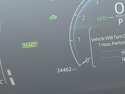 2025 Toyota Camry LE (Natl)
