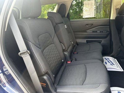 2025 Nissan Pathfinder SV 4WD