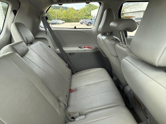 2013 Toyota Sienna 5dr 8-Pass Van V6 XLE FWD (Natl)