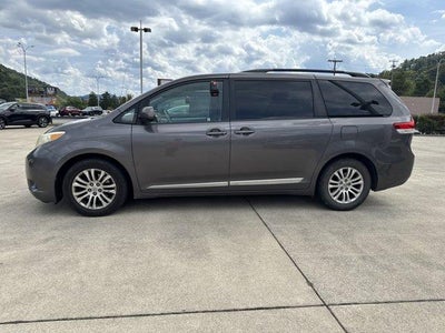 2013 Toyota Sienna 5dr 8-Pass Van V6 XLE FWD (Natl)