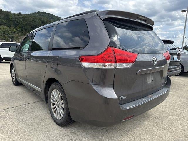 2013 Toyota Sienna 5dr 8-Pass Van V6 XLE FWD (Natl)