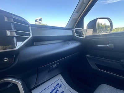 2024 Toyota Tundra 4WD 4WD SR5 CrewMax 5.5' Bed (Natl)