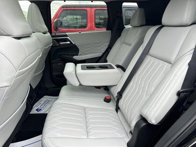 2025 Mitsubishi Outlander Platinum Edition S-AWC