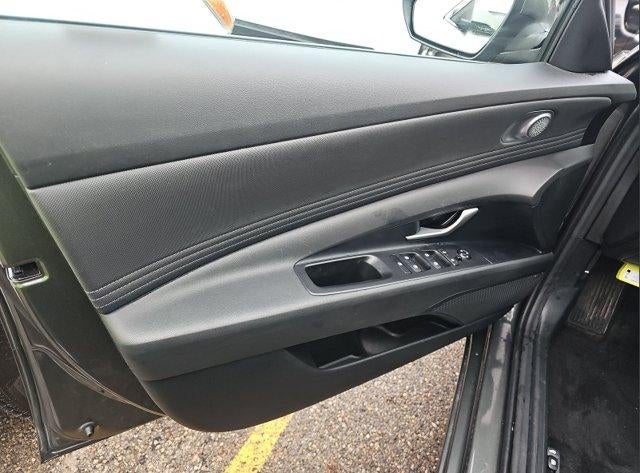 2024 Hyundai ELANTRA Limited IVT