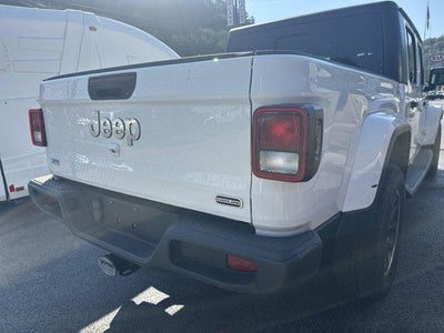 2022 Jeep Gladiator Overland 4x4