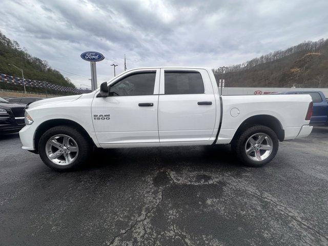 2017 RAM 1500 Express 4x4 Crew Cab 5'7" Box