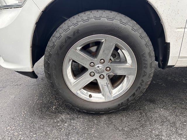 2017 RAM 1500 Express 4x4 Crew Cab 5'7" Box