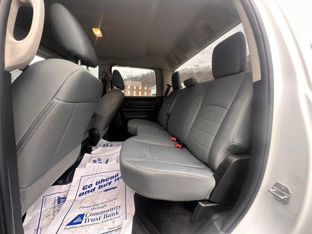 2017 RAM 1500 Express 4x4 Crew Cab 5'7" Box