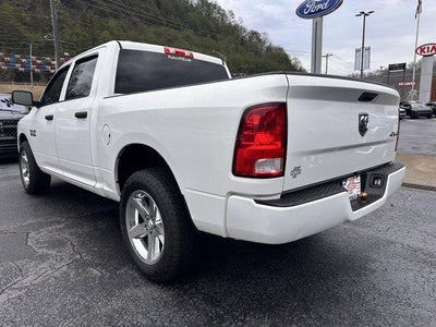 2017 RAM 1500 Express 4x4 Crew Cab 5'7" Box