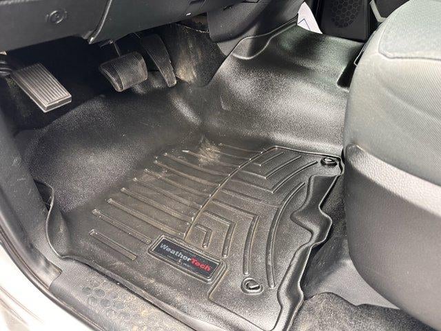 2017 RAM 1500 Express 4x4 Crew Cab 5'7" Box