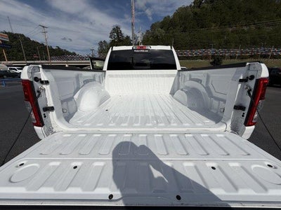 2022 RAM 1500 Big Horn 4x4 Crew Cab 5'7" Box