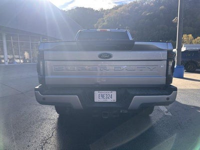 2022 Ford Super Duty F-250 SRW LARIAT 4WD Crew Cab 6.75' Box