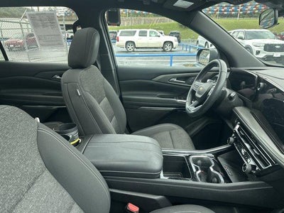 2025 Chevrolet Traverse LT w/2LT