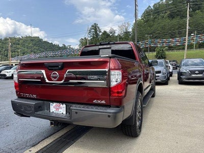 2018 Nissan Titan 4x4 Crew Cab Platinum Reserve