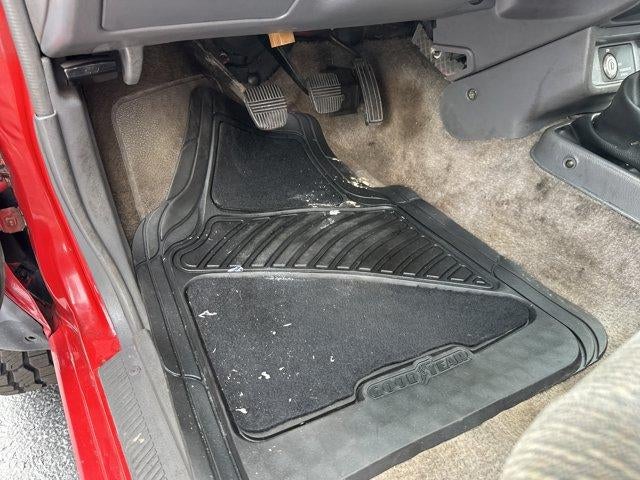 2000 Nissan Frontier 4WD XE