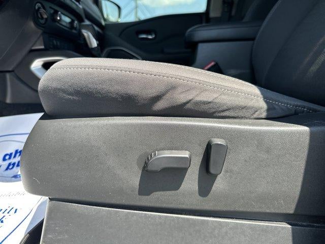 2022 Nissan Frontier Crew Cab 4x4 SV Auto
