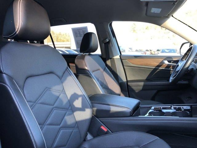 2024 Volkswagen Atlas 2.0T SE w/Technology 4MOTION