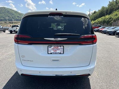 2023 Chrysler Pacifica Touring L FWD