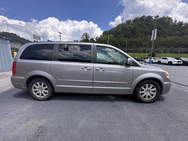 2016 Chrysler Town & Country 4dr Wgn Touring
