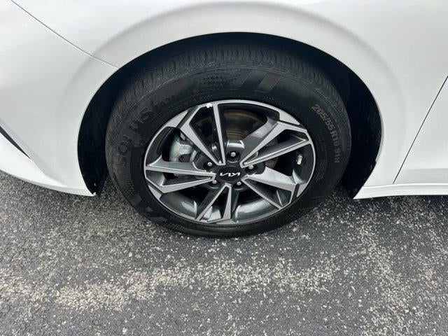 2024 Kia Forte LXS IVT