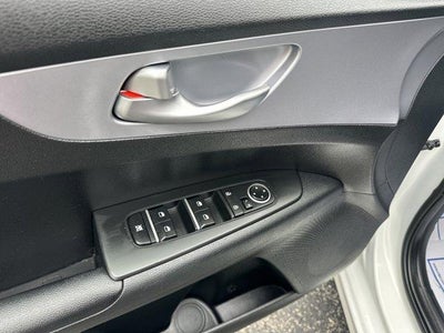 2024 Kia Forte LXS IVT
