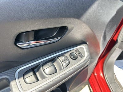 2025 Nissan Versa SR CVT