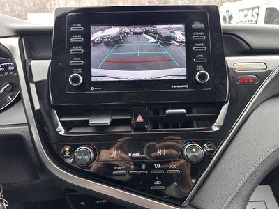 2023 Toyota Camry SE Auto (SE)