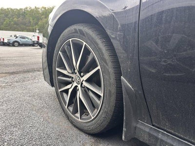 2024 Toyota Camry SE Auto (SE)