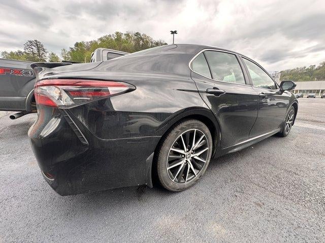 2024 Toyota Camry SE Auto (SE)