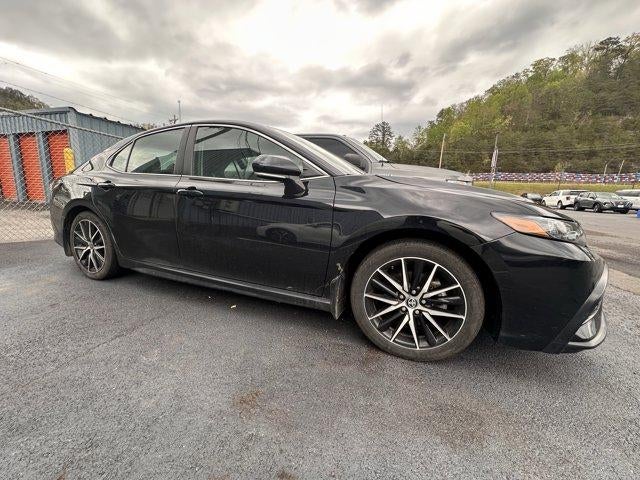 2024 Toyota Camry SE Auto (SE)