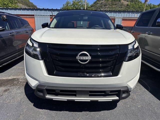 2023 Nissan Pathfinder Platinum 4WD