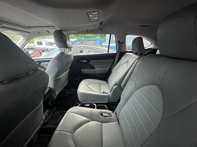 2022 Toyota Highlander XLE AWD (Natl)
