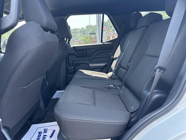 2025 Toyota 4Runner SR5 4WD (Natl)