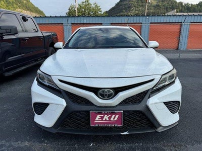 2018 Toyota Camry SE Auto (SE)