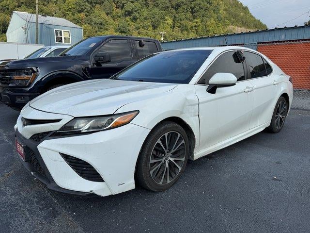 2018 Toyota Camry SE Auto (SE)
